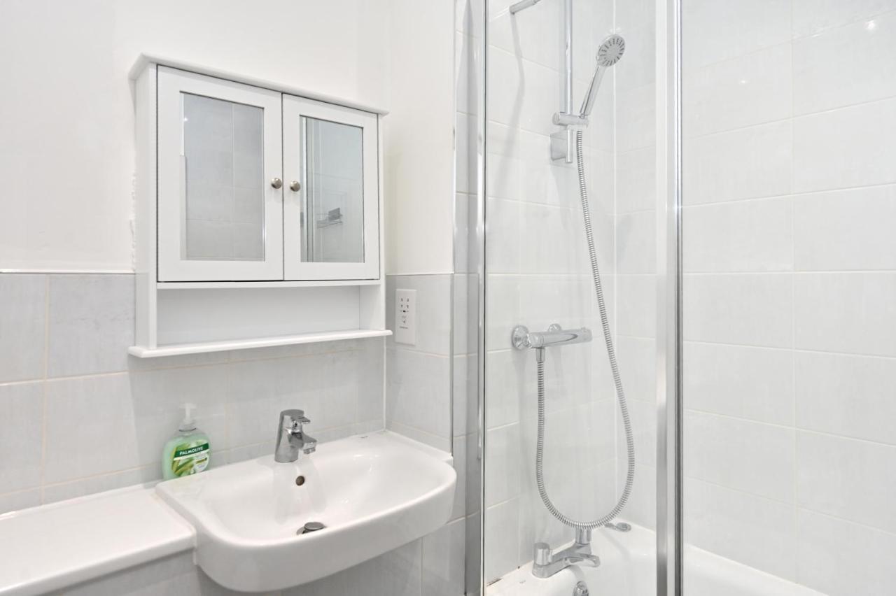 Luxury 2Bedroom - 2Bath - Prime Location - Patio Harrow on the Hill Ngoại thất bức ảnh