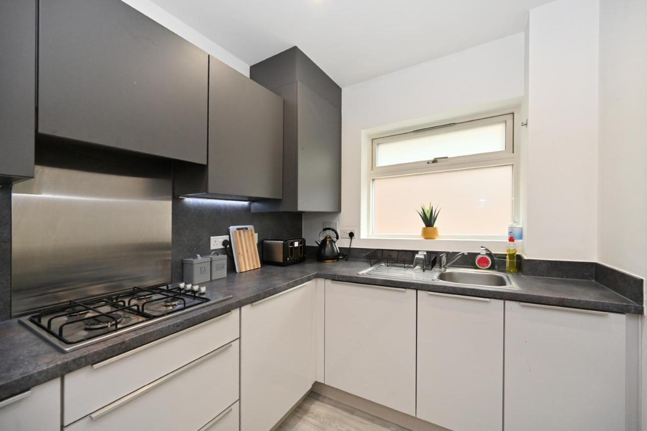 Luxury 2Bedroom - 2Bath - Prime Location - Patio Harrow on the Hill Ngoại thất bức ảnh