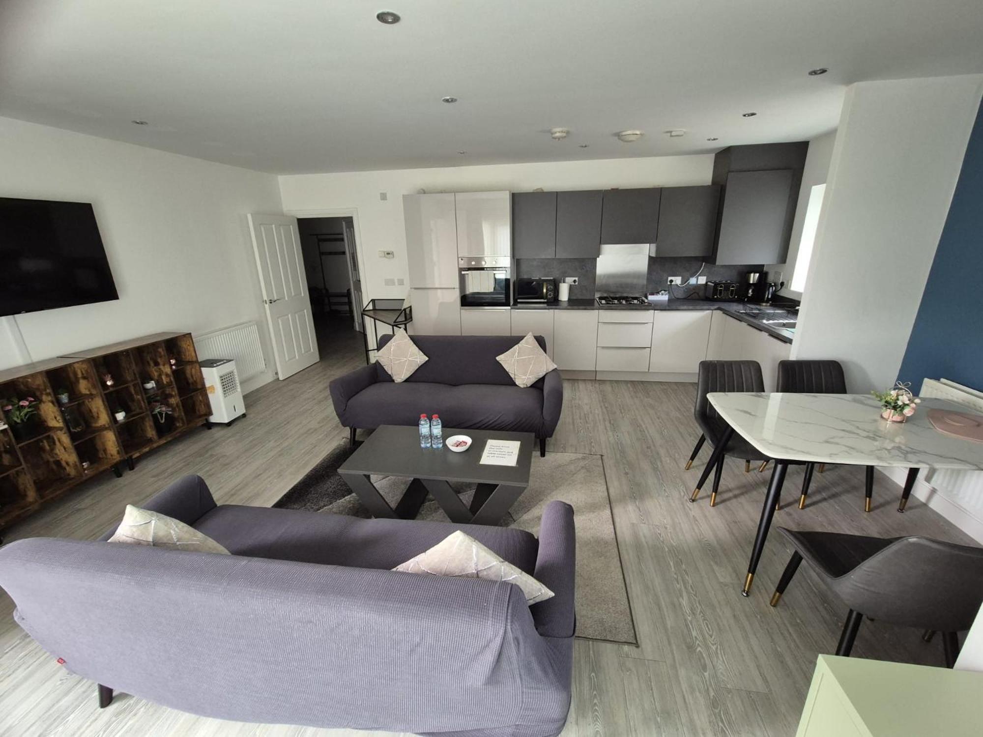 Luxury 2Bedroom - 2Bath - Prime Location - Patio Harrow on the Hill Ngoại thất bức ảnh