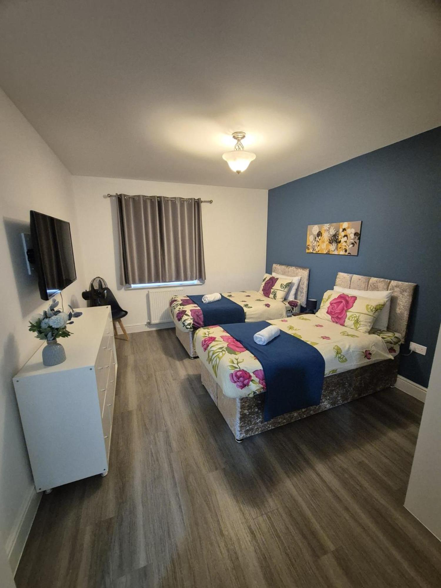 Luxury 2Bedroom - 2Bath - Prime Location - Patio Harrow on the Hill Ngoại thất bức ảnh